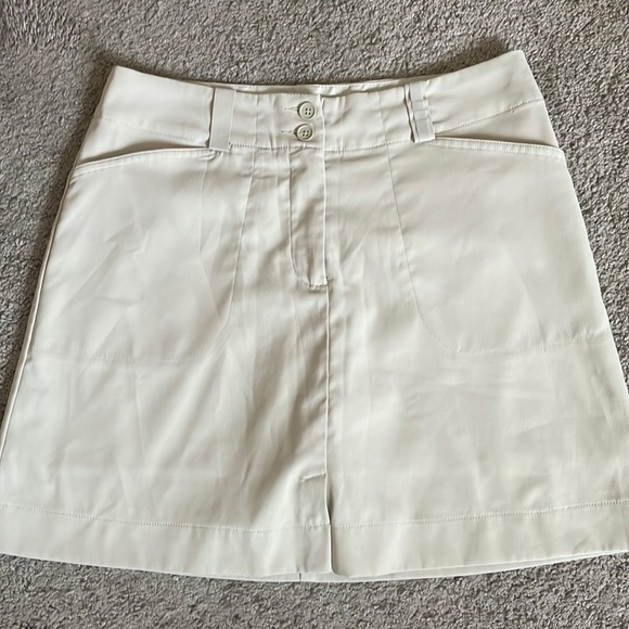Nike Dresses & Skirts - Nike golf skirt skort 6 womens athletic tan khaki front slit pockets